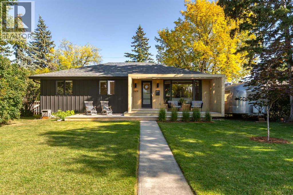 2608 Garland St SW, Calgary, AB T3E 4E3