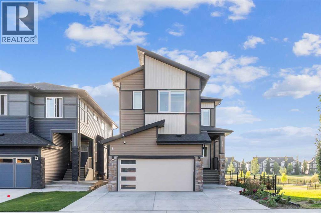 51 Midgrove Dr SW, Airdrie, AB T4B 5K7