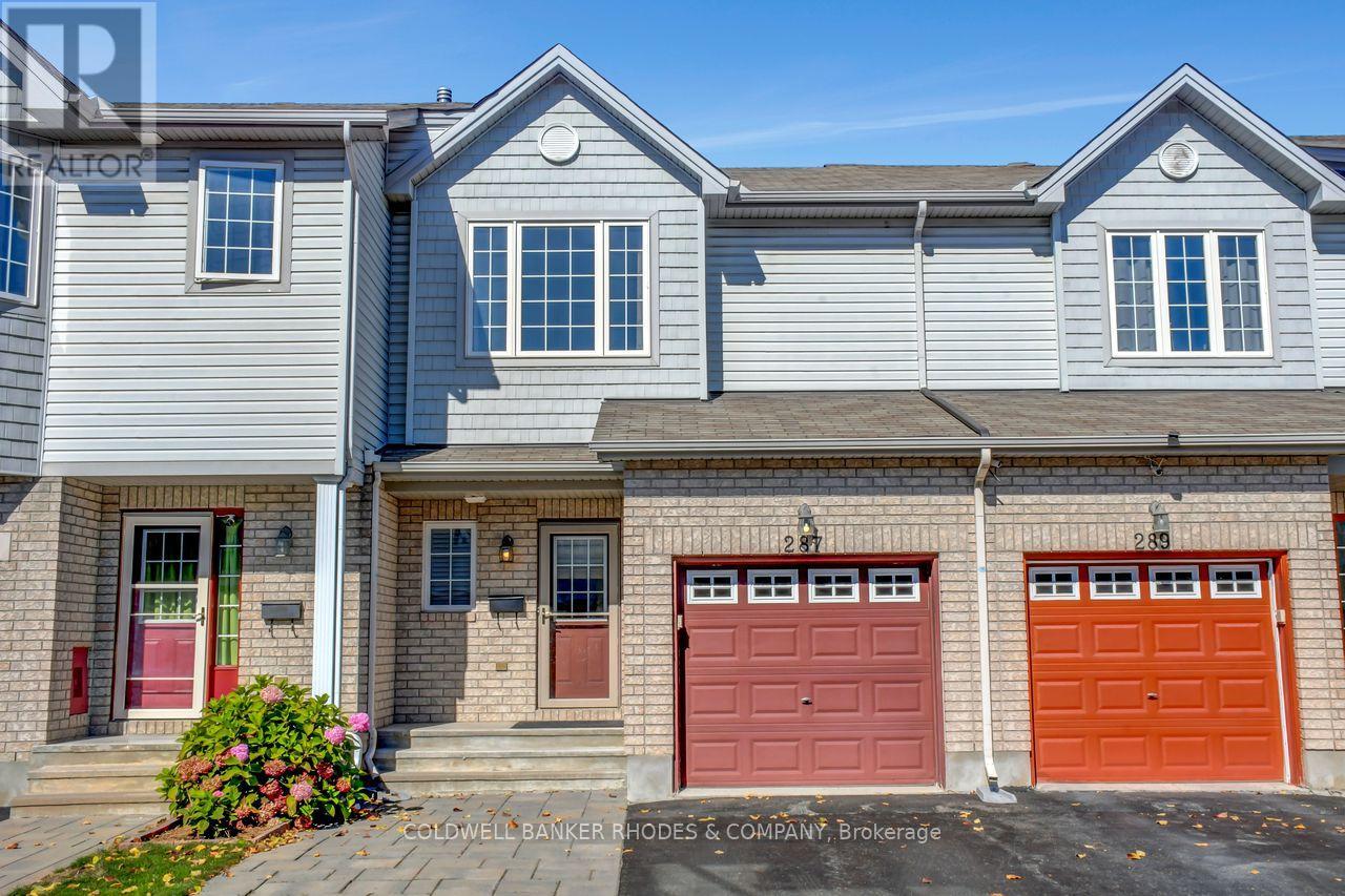 287 Macoun Cir, Ottawa, ON K1T 0H8