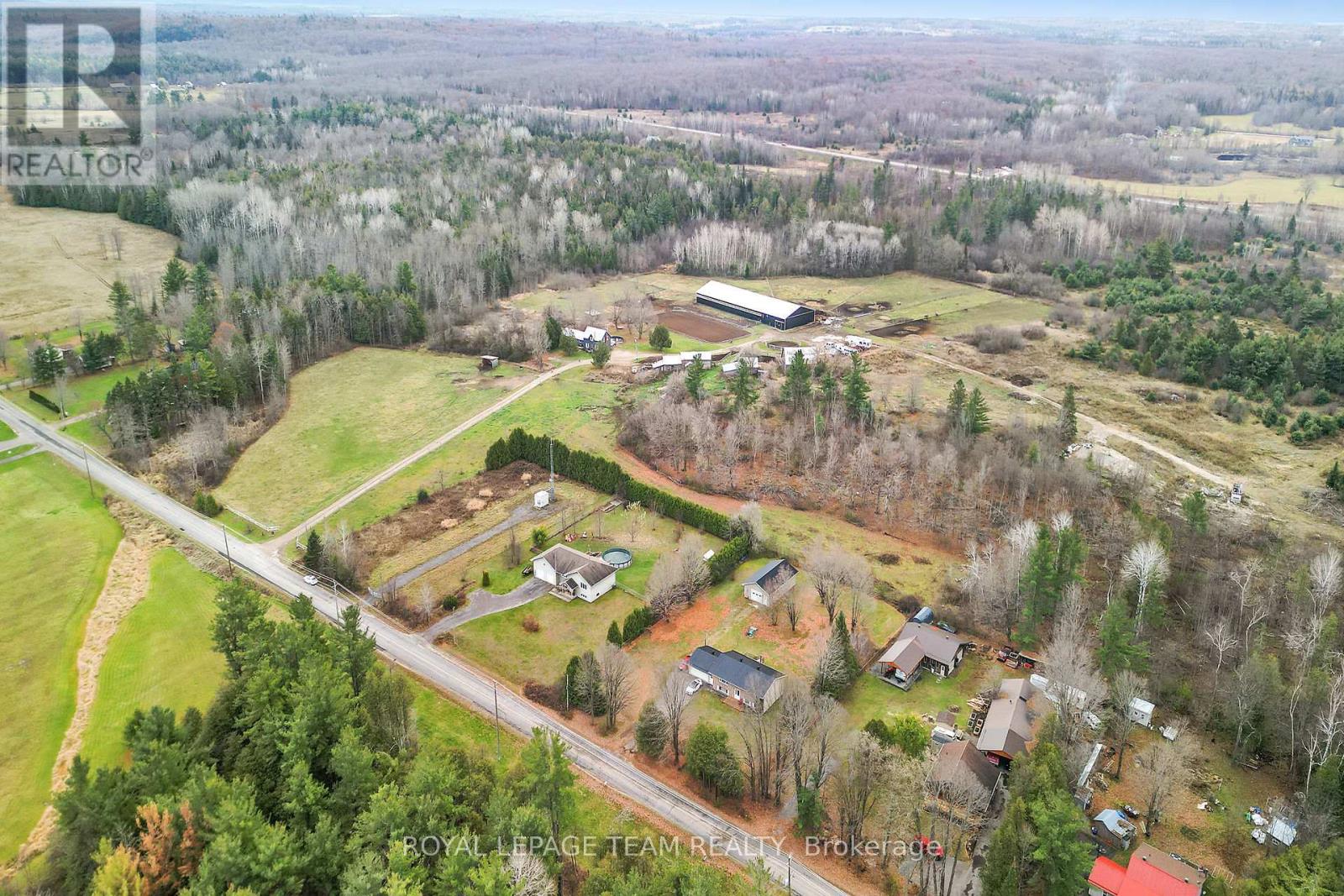 1461 Goshen Rd, Horton, ON K7V 3Z4