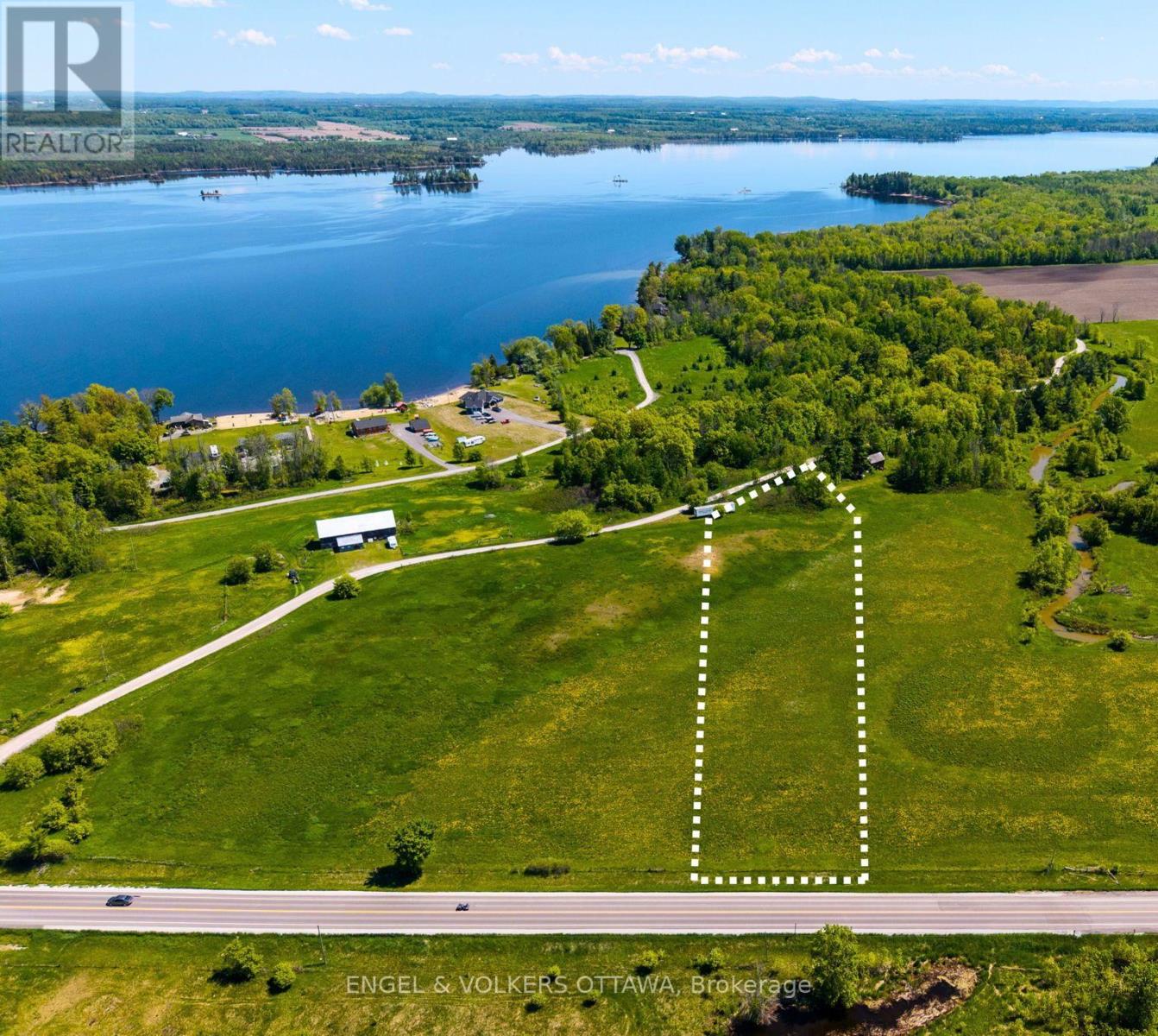 2 Leavoy Lane, Horton, ON K7V 3Z8