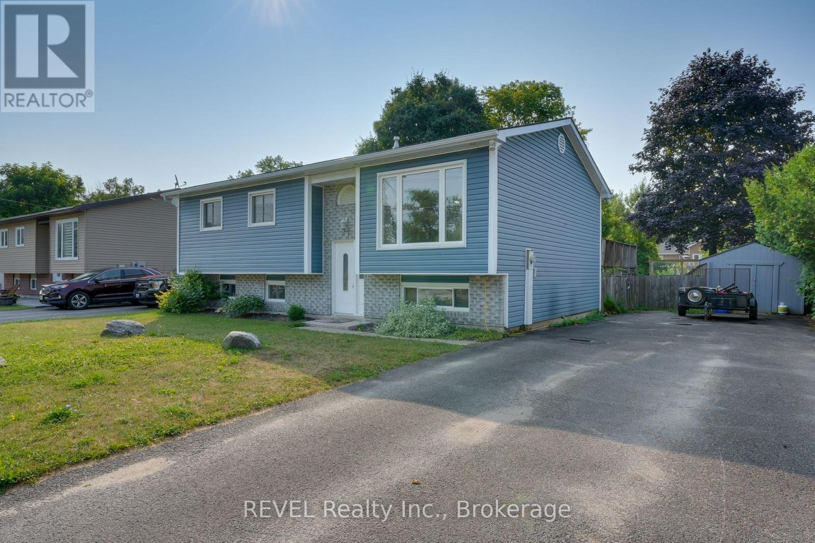 77 Bay St, Tay, ON L0K 2A0