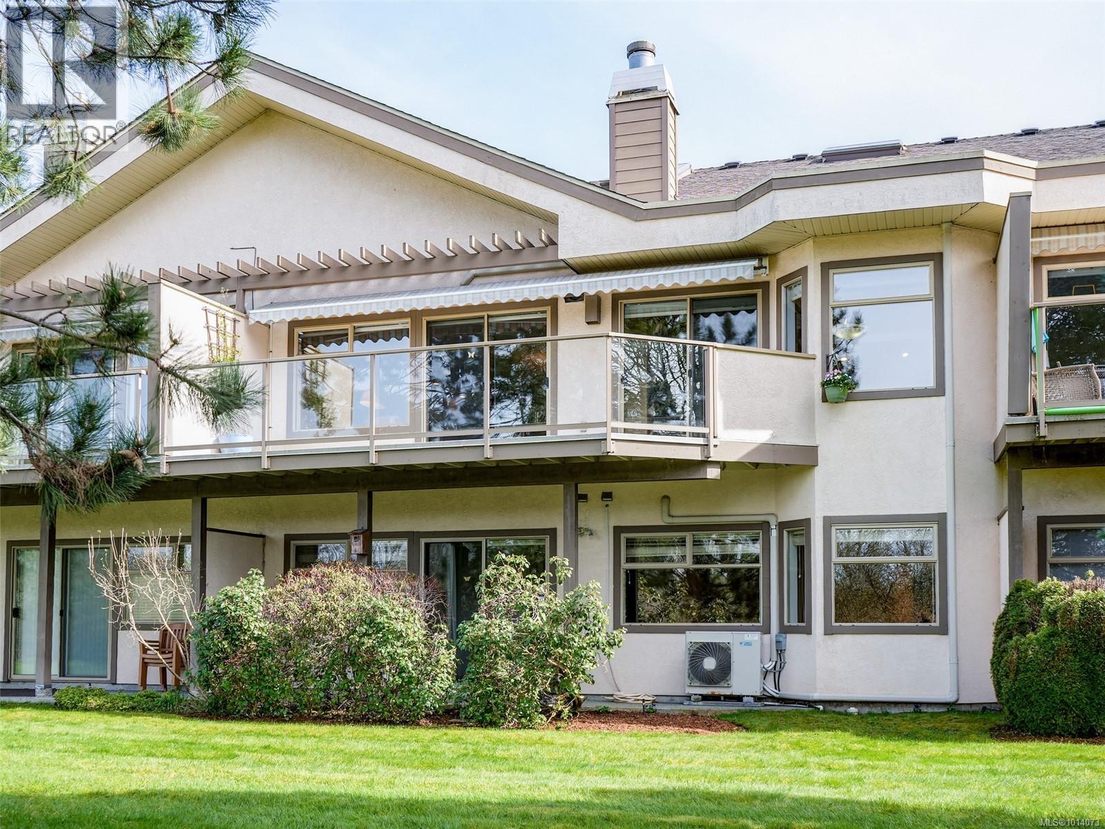 4318 Emily Carr Dr Unit 47 Dr, Saanich, BC V8X 5E7