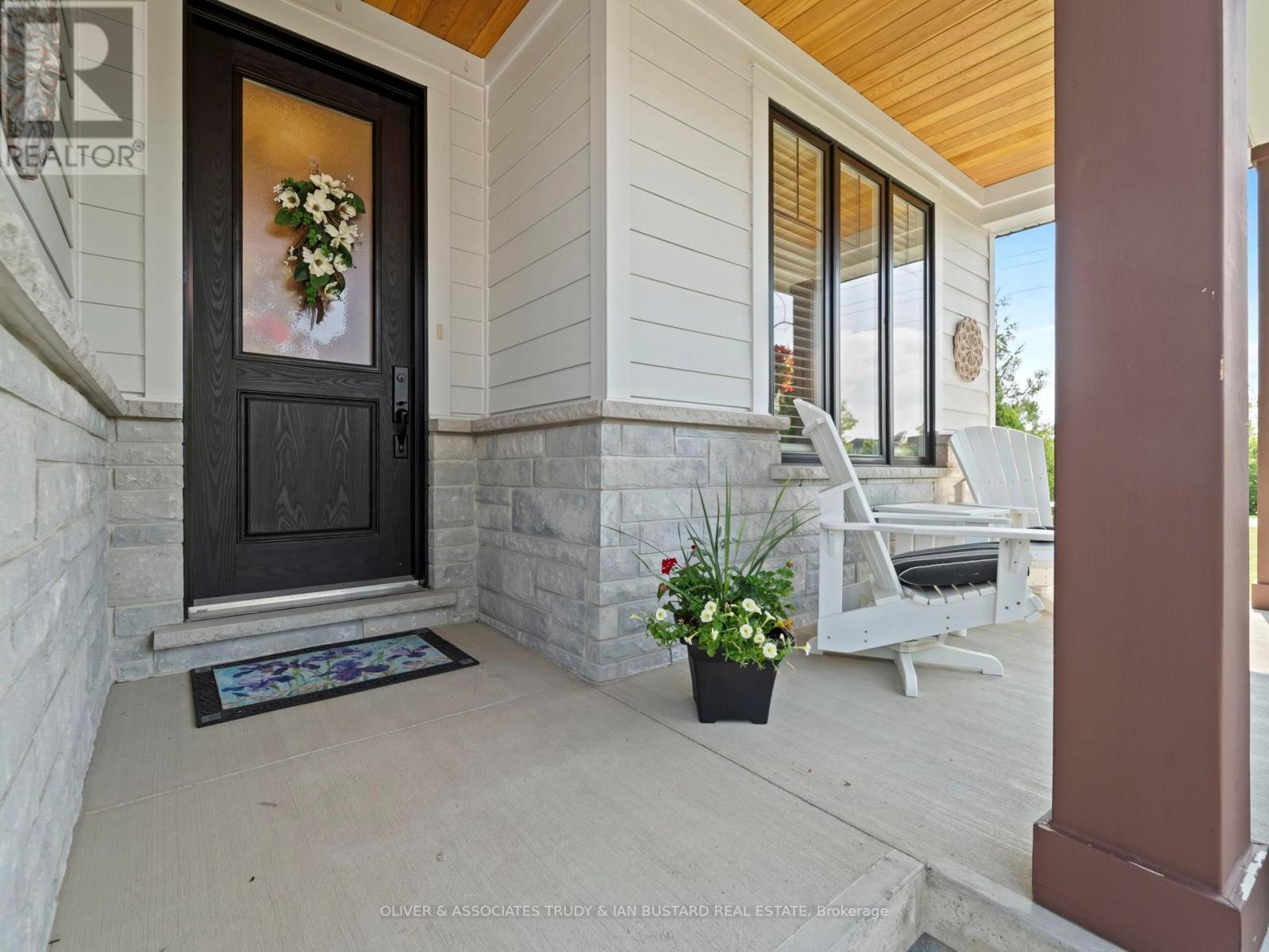 1 Creek Side Pl, Lambton Shores, ON N0M 1T0