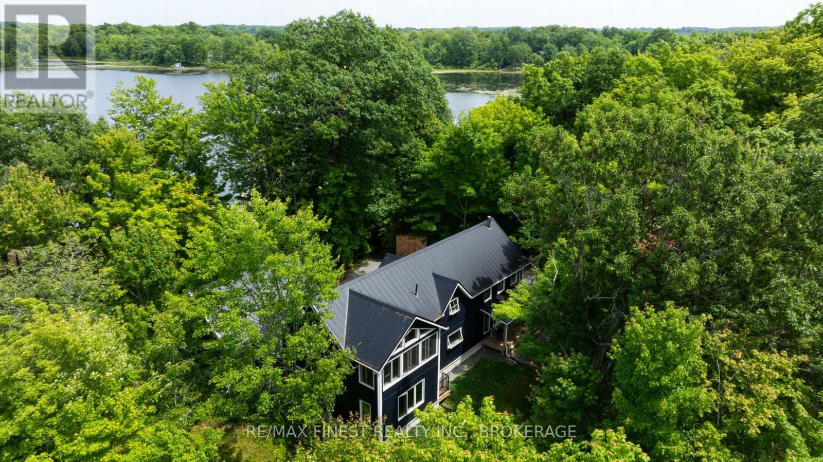 3855 Hideaway Ln, South Frontenac, ON K0H 1H0