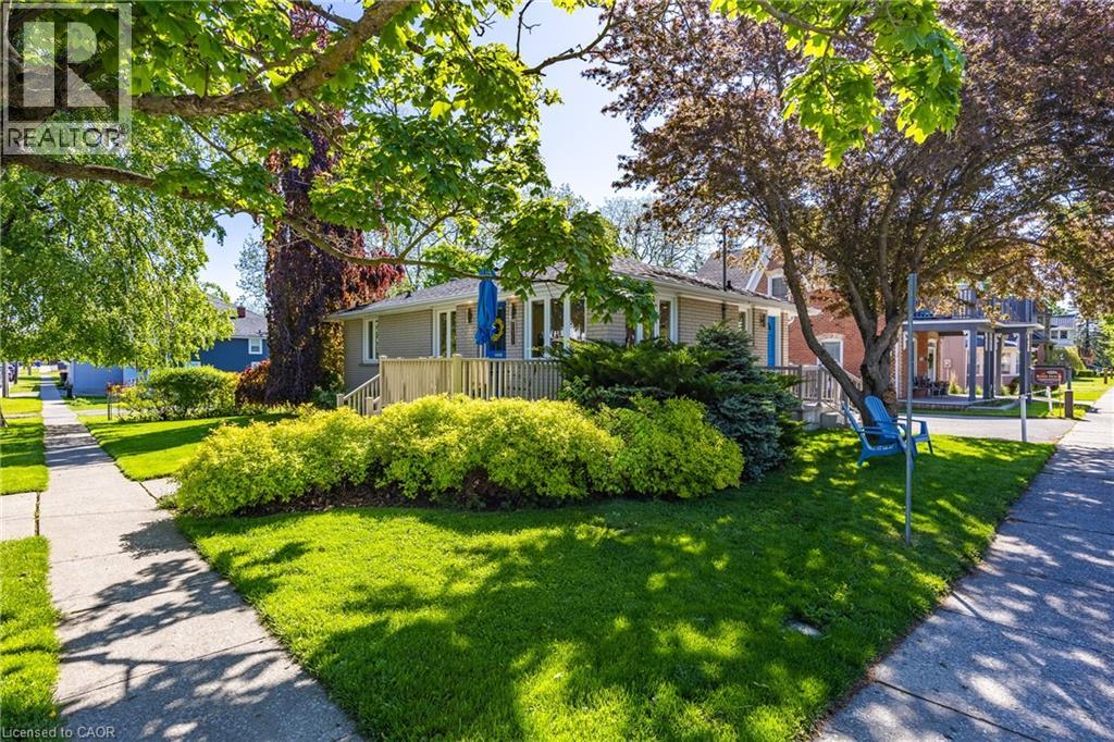 100 Market St E, Port Dover, ON N0A 1N0