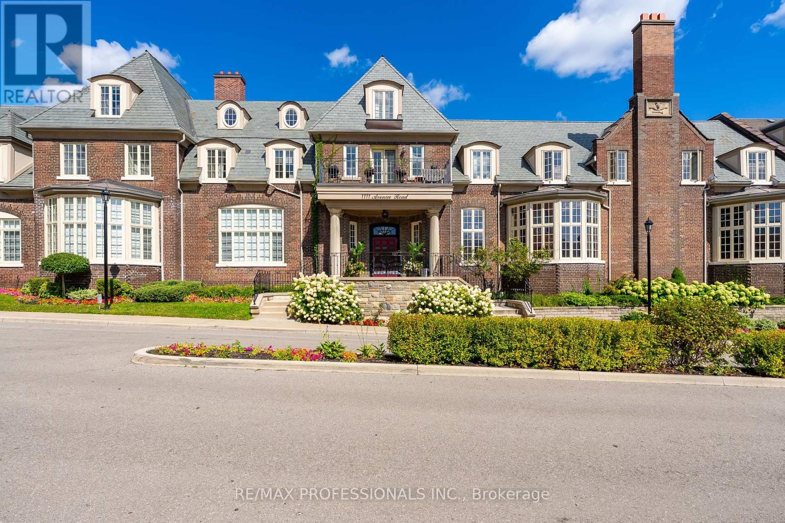 205 1111 Avenue Rd, Toronto, ON M5N 3B2