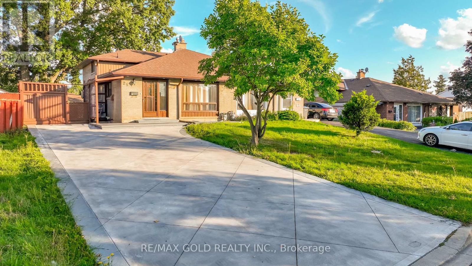 21 Argyle Cres, Brampton, ON L6T 1M9