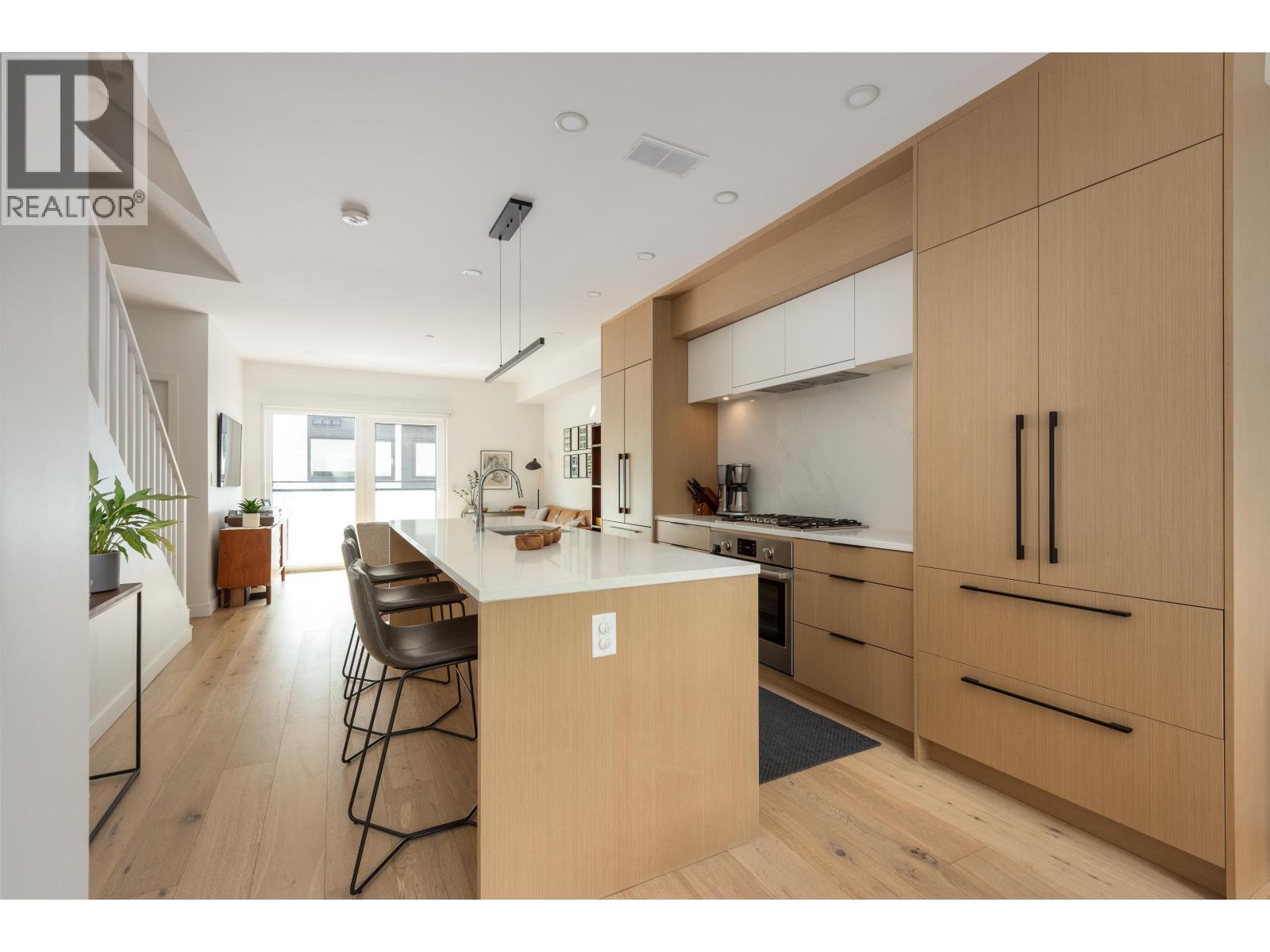 649 E 3rd Street Unit 123, North Vancouver, BC V7L 1G6