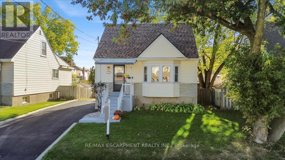 832 Queensdale Ave, Hamilton, ON L8V 1N1