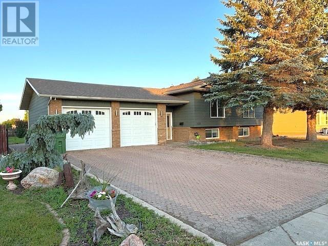 1635 Marquis Ave, Moose Jaw, SK S6H 7V3