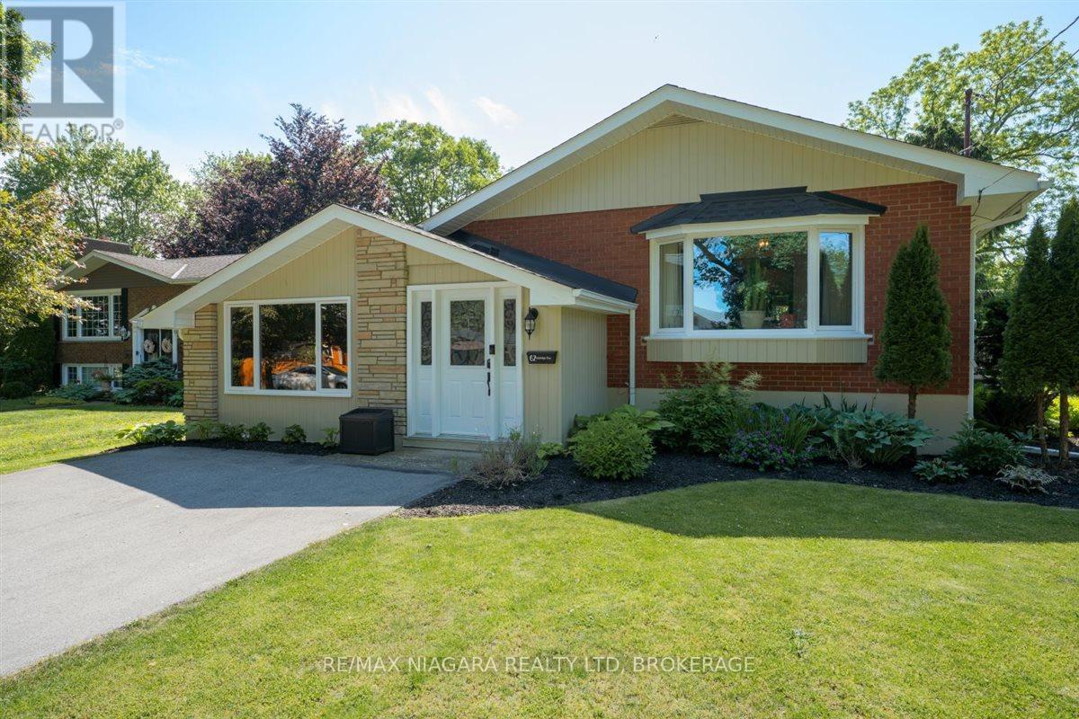62 Oakridge Cres E, Port Colborne Sugarloaf, ON L3K 2T4