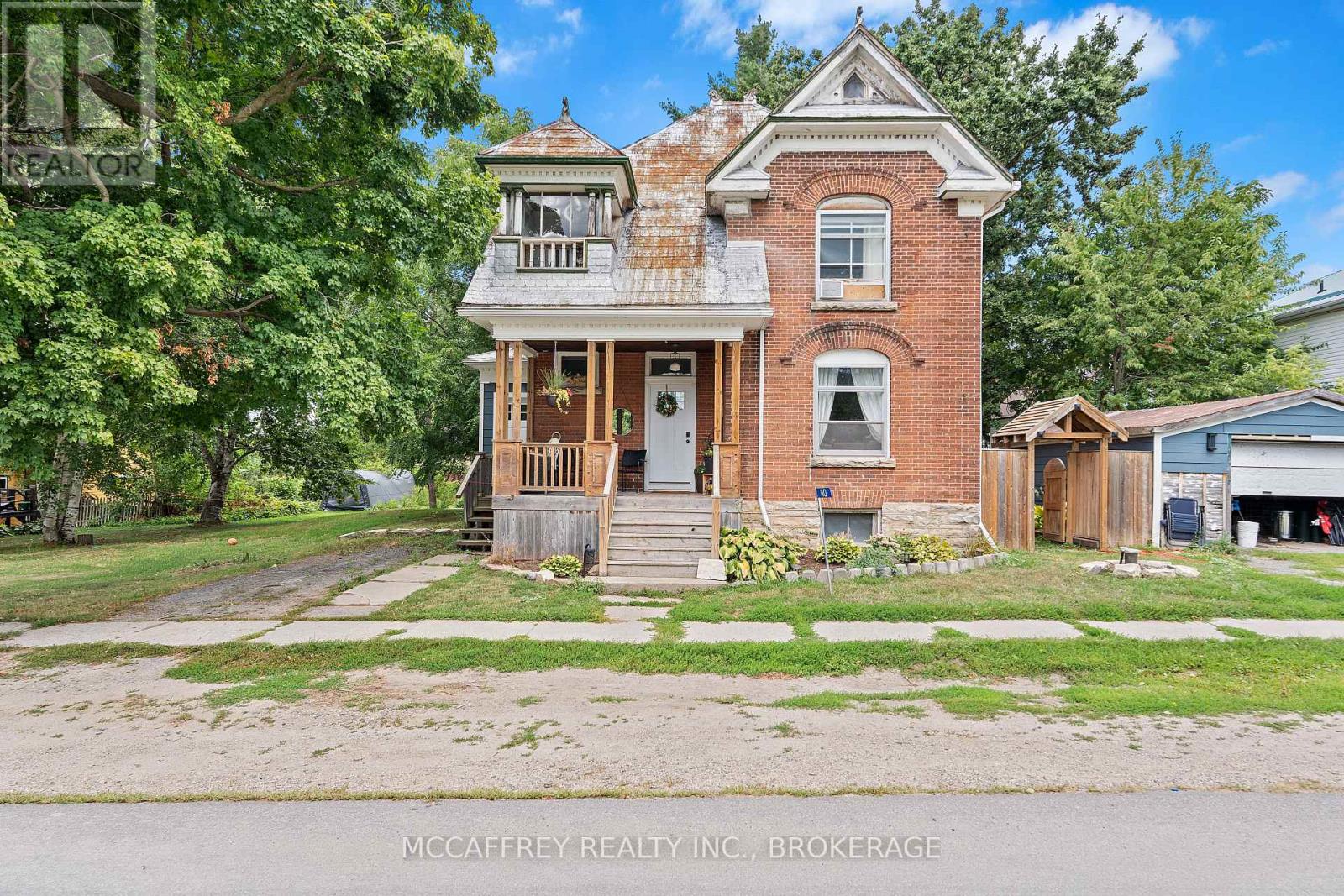 110 Adelaide St, Leeds and the Thousand Islands, ON K0H 2N0