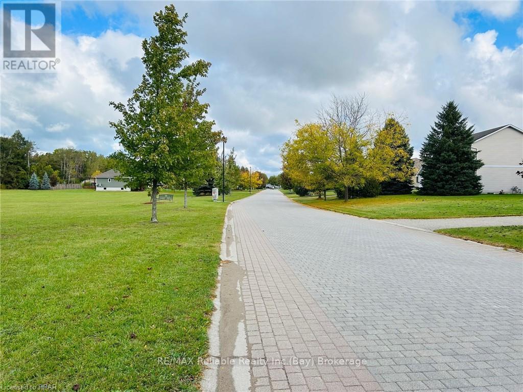19 Carriage Ln, Bluewater, ON N0M 1G0