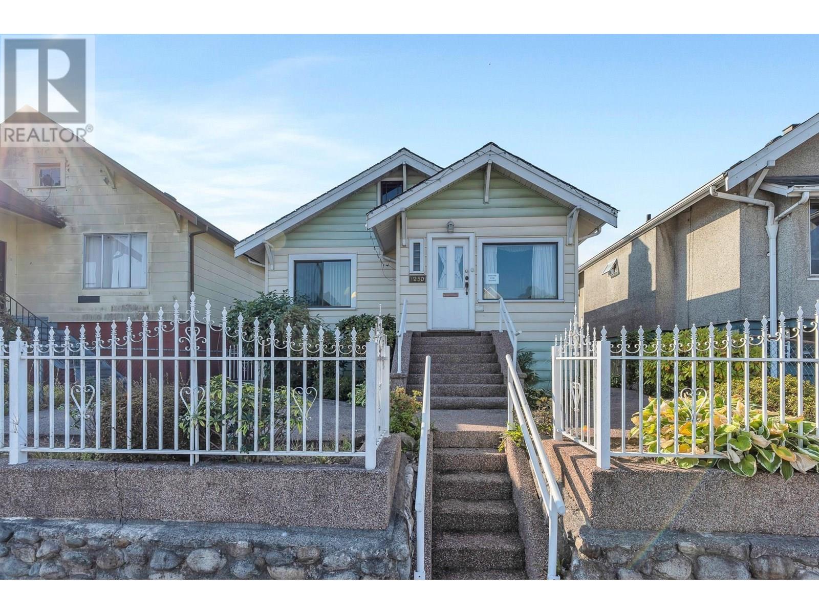 1250 E King Edward Ave, Vancouver, BC V5V 2G4