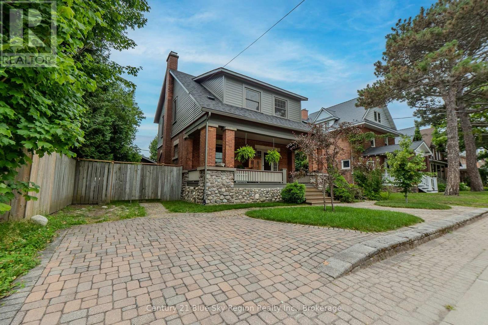 871 Main St W, North Bay, ON P1B 2V8