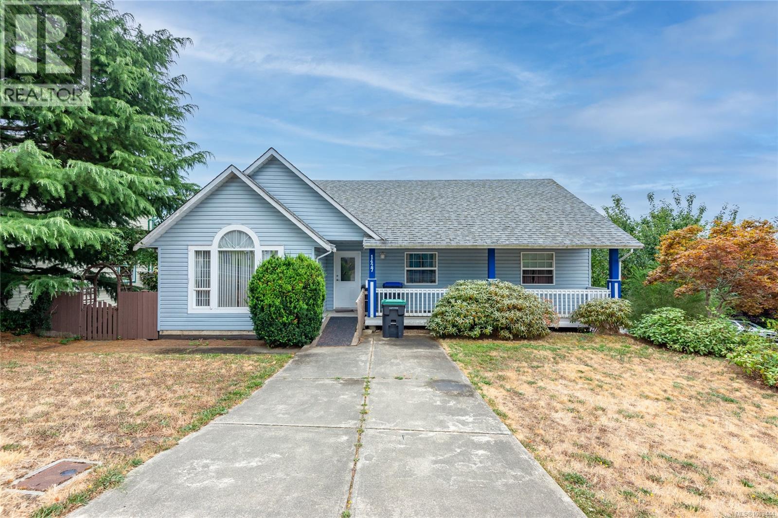 1427 Noel Ave, Comox, BC V9M 3H8