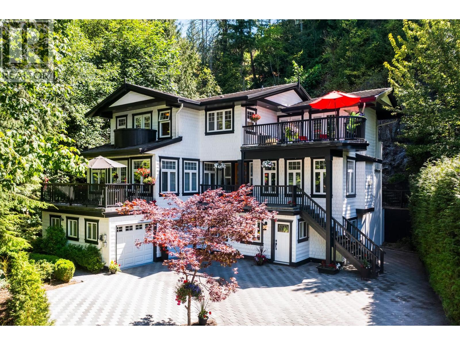 5671 Westport Rd, West Vancouver, BC V7W 1V3