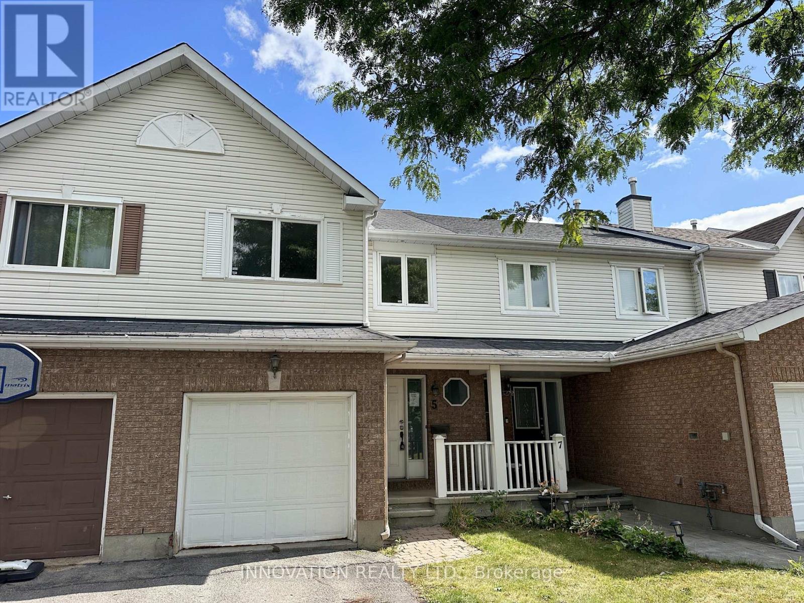 5 Roblyn Way, Ottawa, ON K2G 5Z4