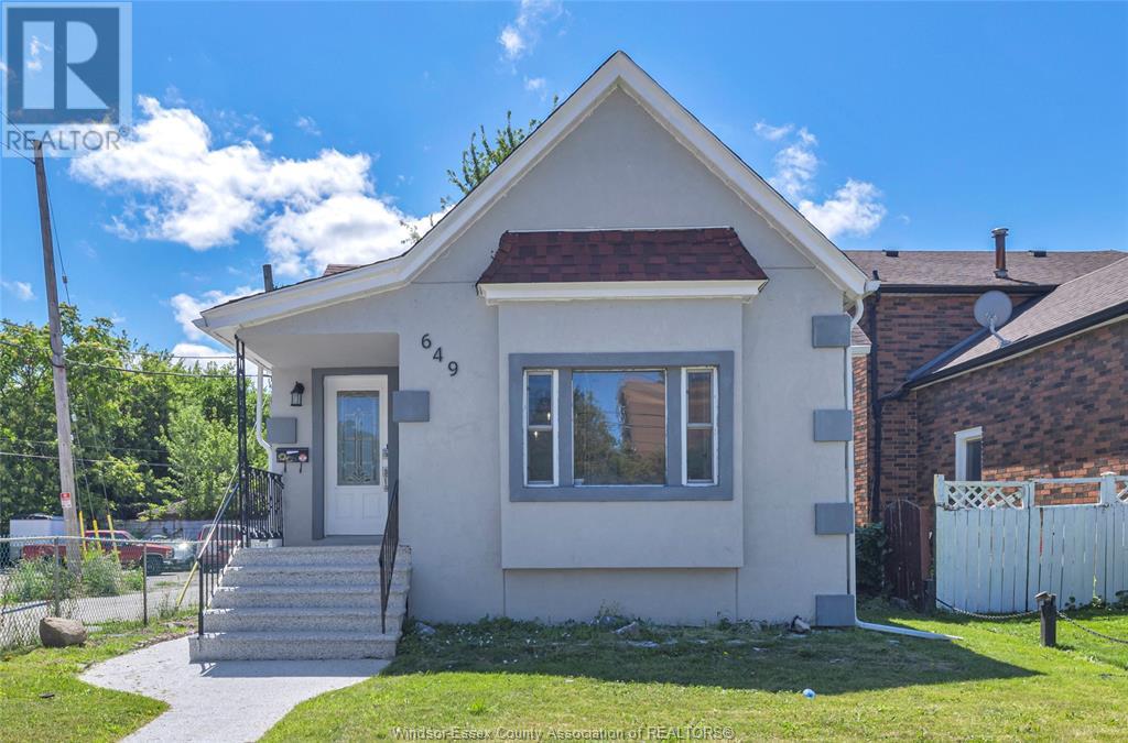 649 Cataraqui, Windsor, ON N9A 3P2