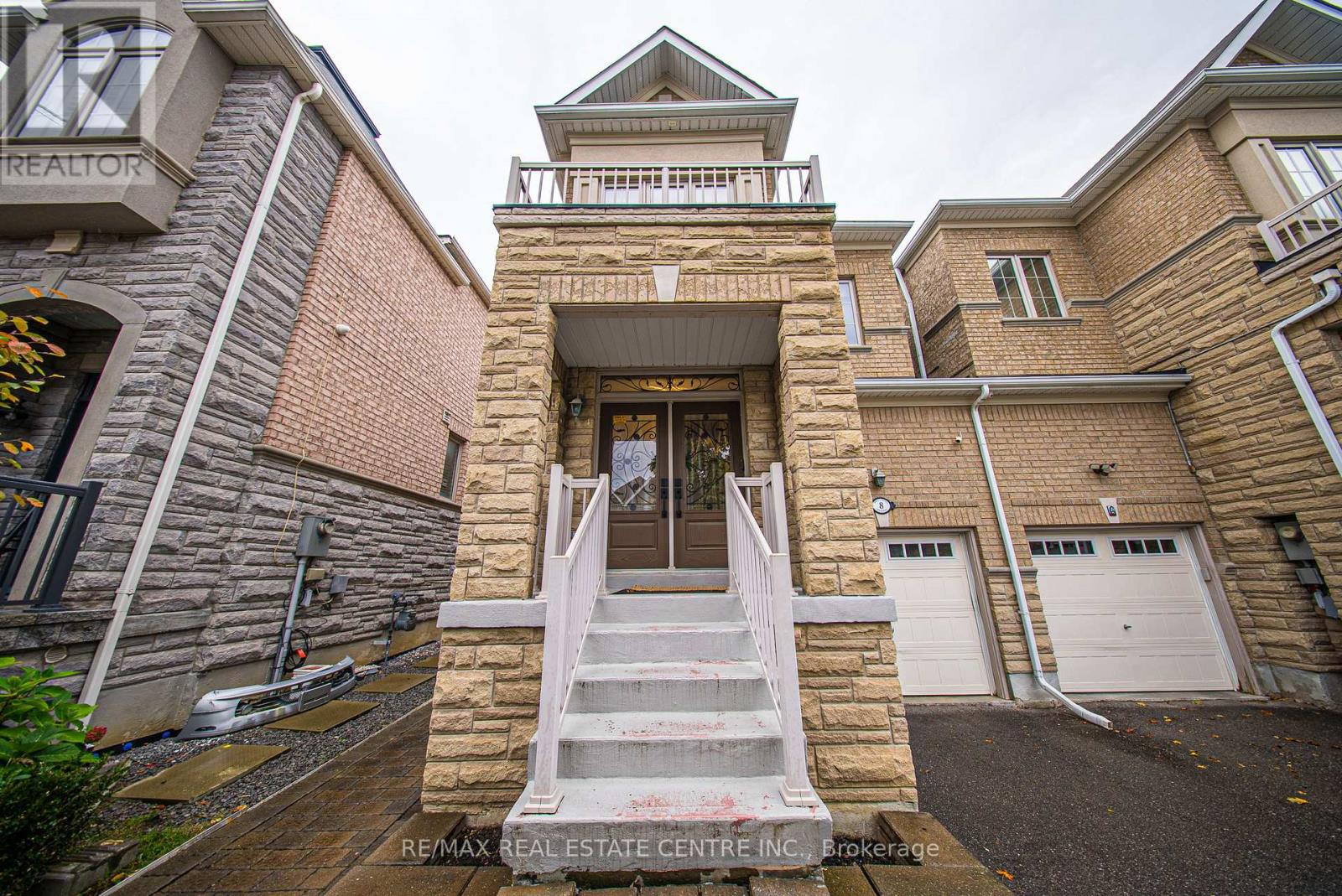 8 Bristlewood Cres, Vaughan, ON L4J 0H4