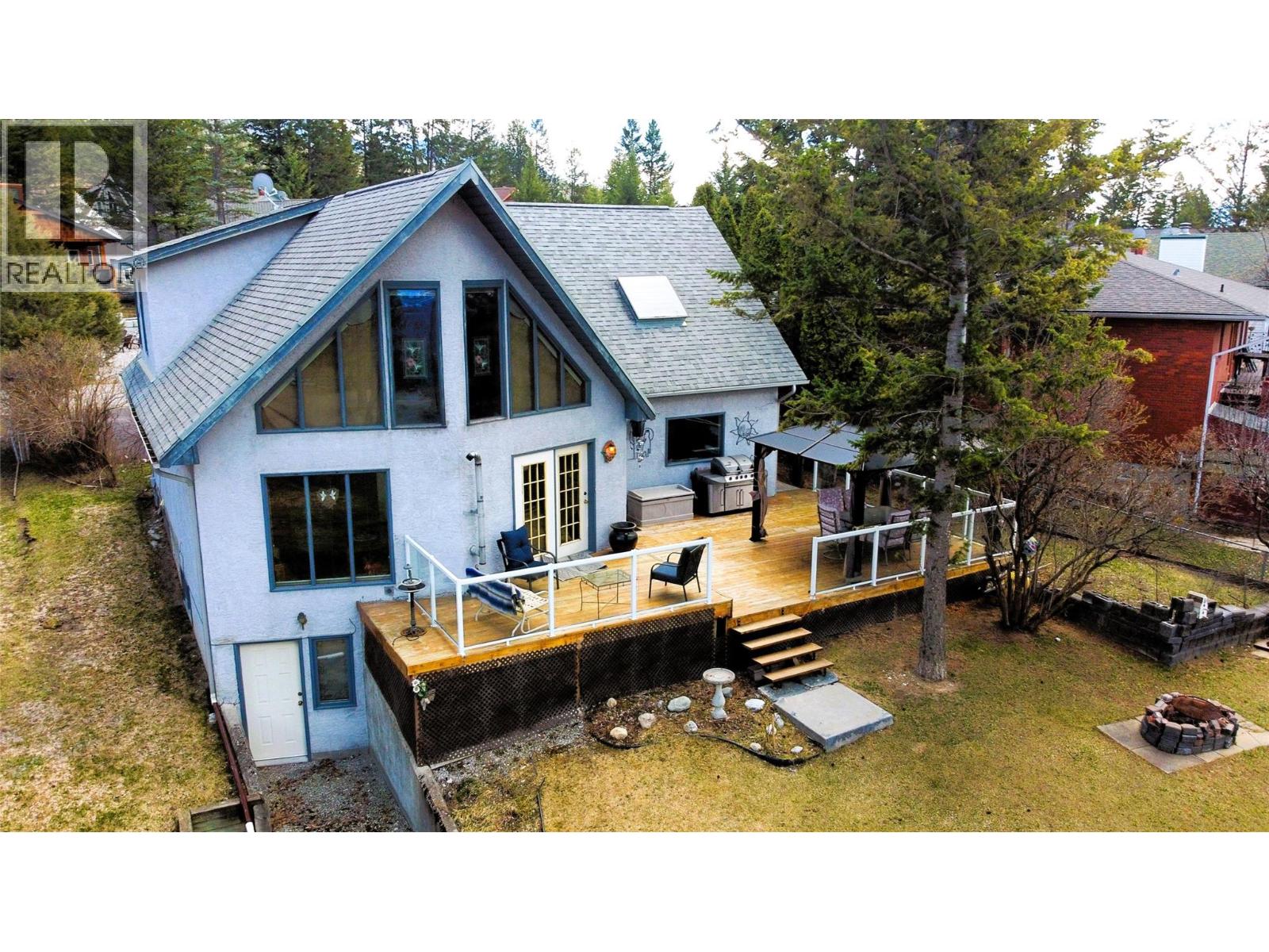 7319 Glacier Dr, Radium Hot Springs, BC V0A 1M0
