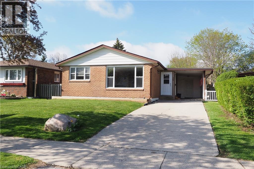 39 Markwood Dr, Kitchener, ON N2M 2H3