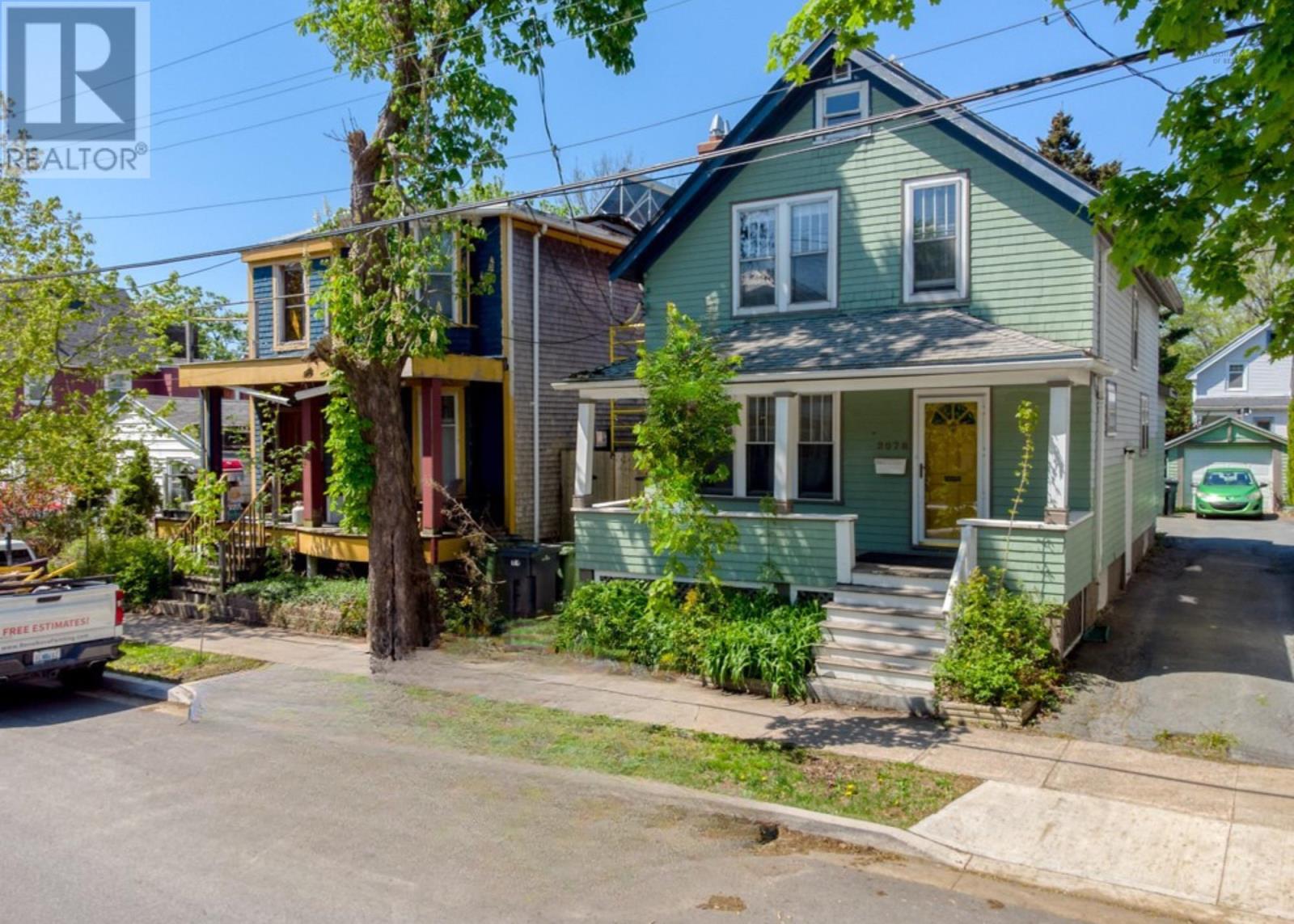2078 Oxford St, Halifax, NS B3L 2T2