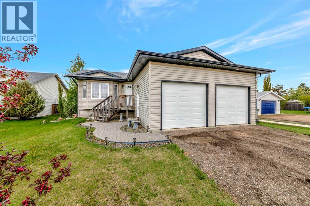 1 Mcewenc Pl, Lashburn, SK S0M 1H0