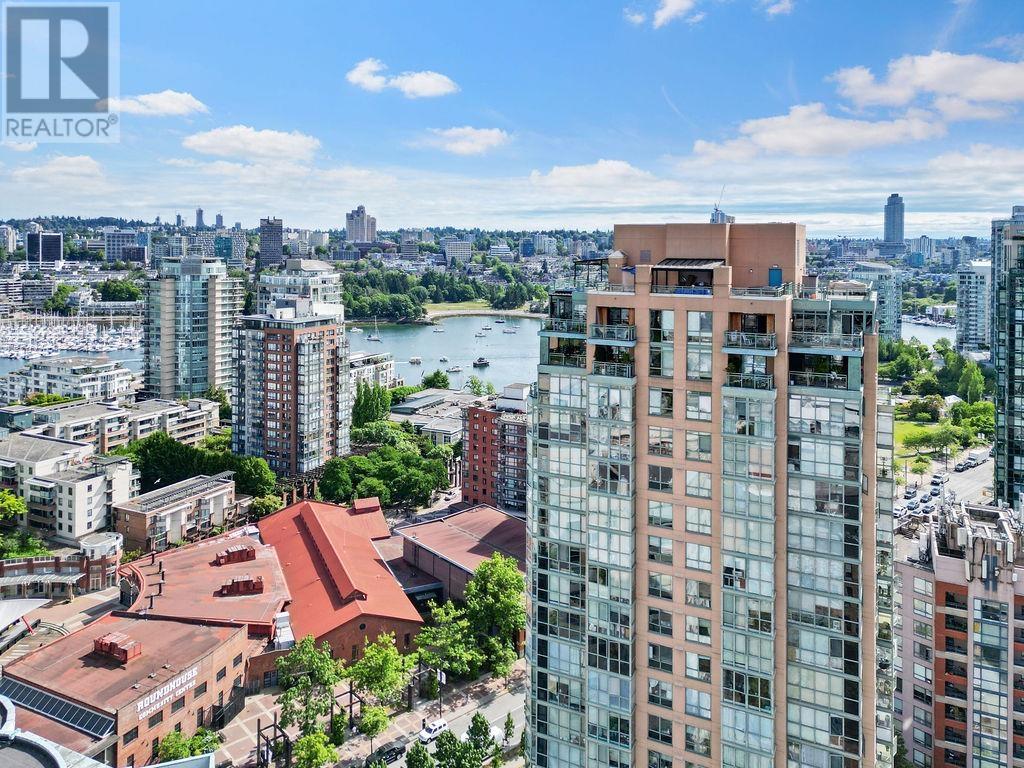 212 Davie Street Unit 205, Vancouver, BC V6B 5Z4