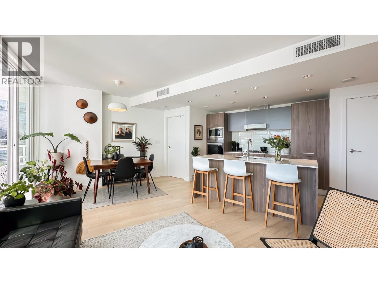 4638 Gladstone Street Unit 609, Vancouver, BC V5N 0G5