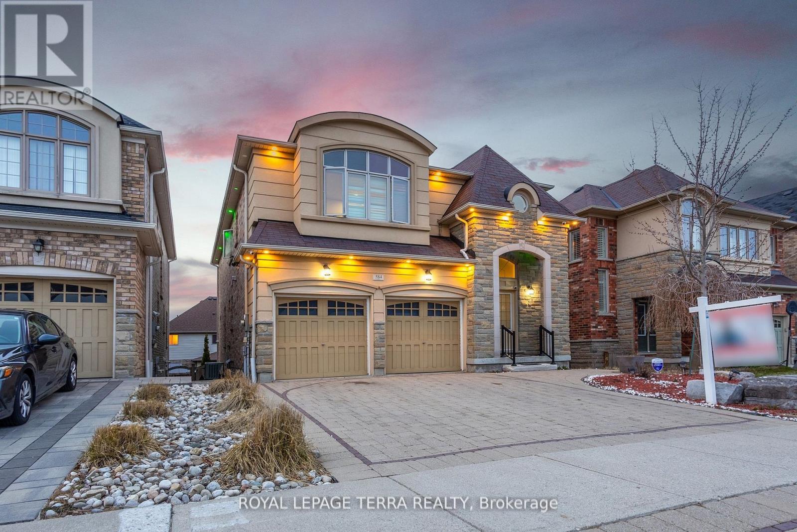 584 Pinery Trl, Waterloo, ON N2V 2Y3