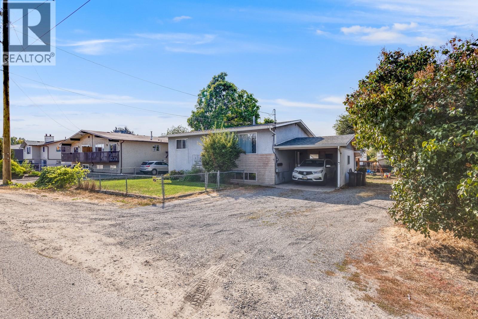 470 Gerstmar Rd, Kelowna, BC V1X 4B1