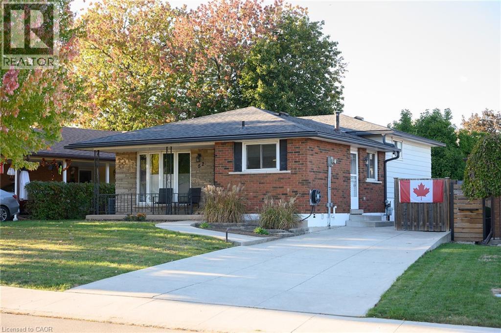 52 Gardiner Dr, Hamilton, ON L9C 4V2