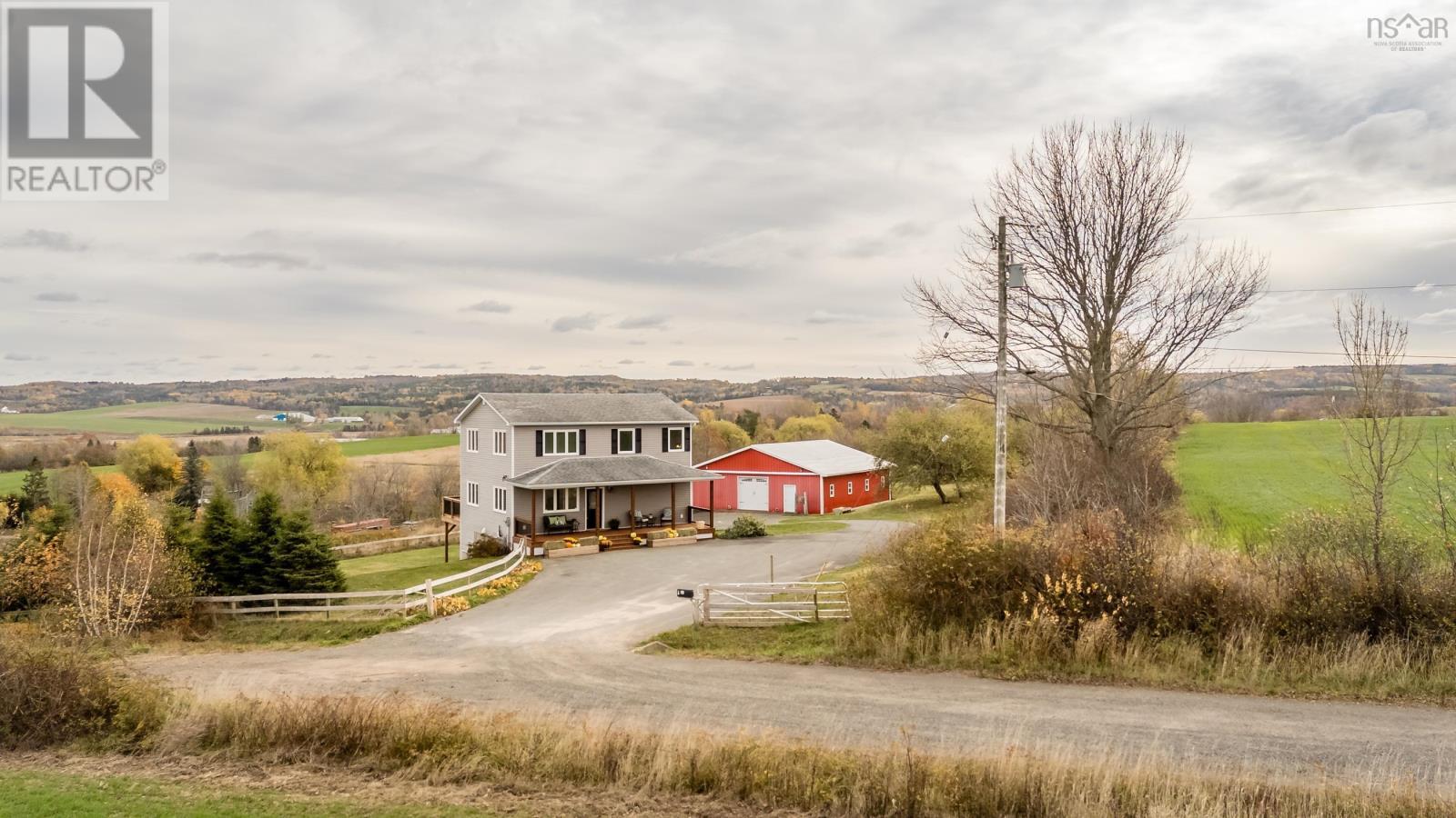 62 Middle St, Wolfville, NS B4P 2R3