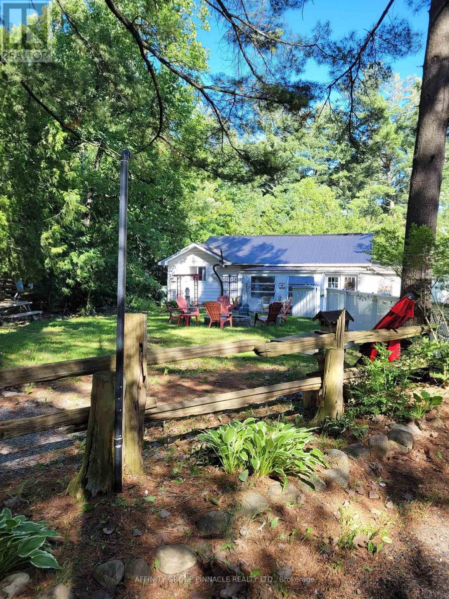 8 Parkhill Dr, Kawartha Lakes Verulam, ON K0M 1A0
