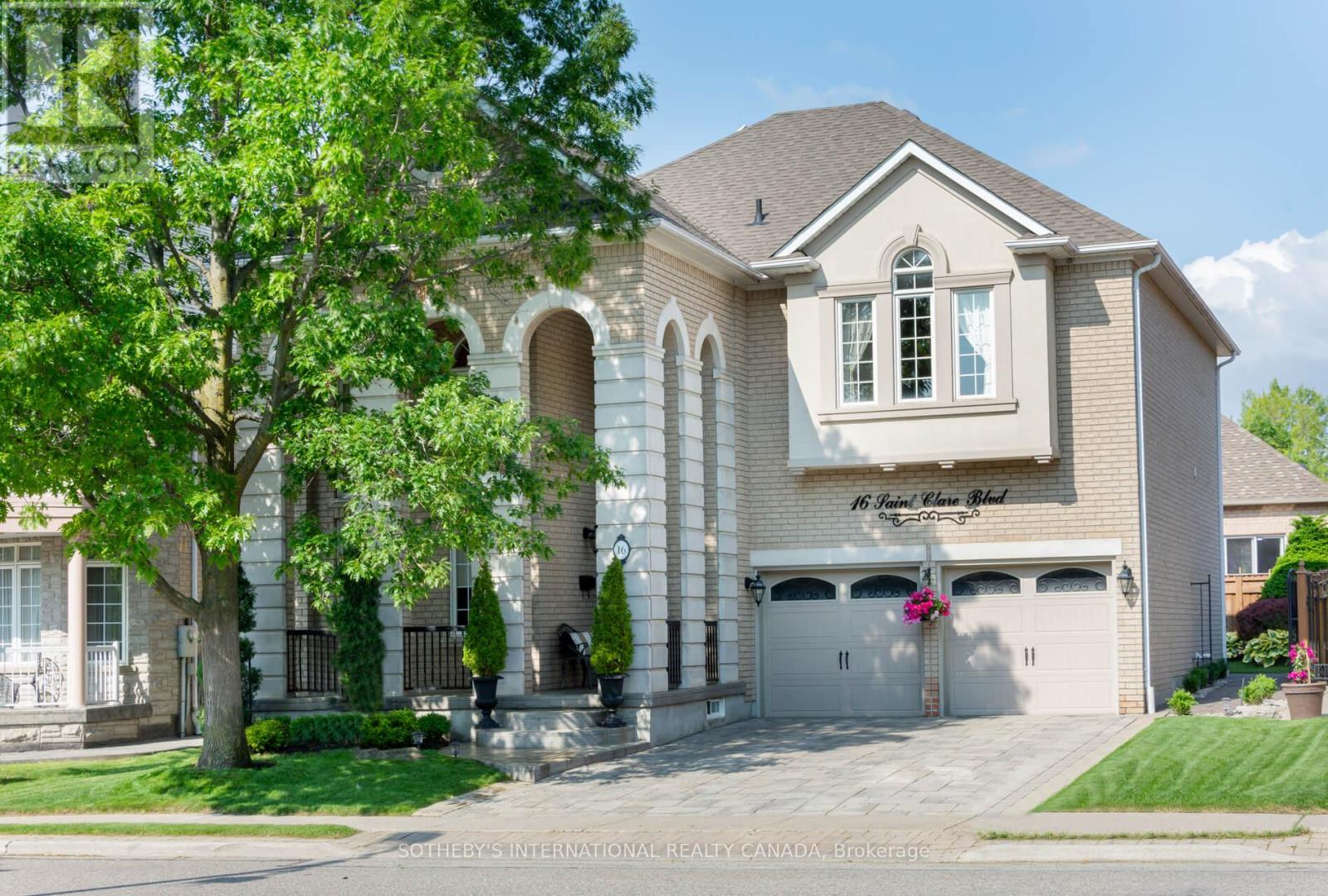 16 Saint Clare Blvd, Vaughan, ON L4H 2A2