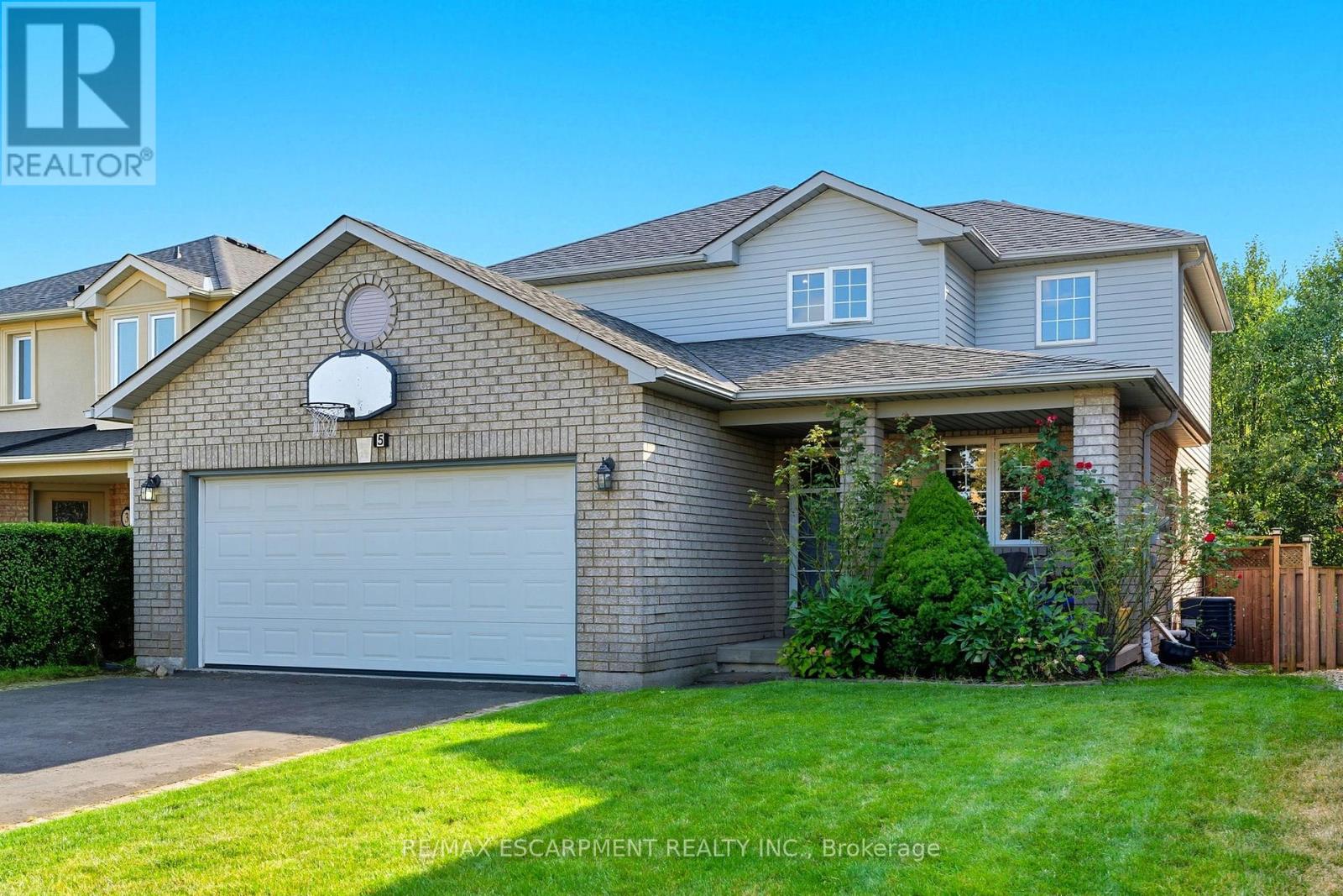 5 Chesapeake Dr, Hamilton, ON L0R 2H6