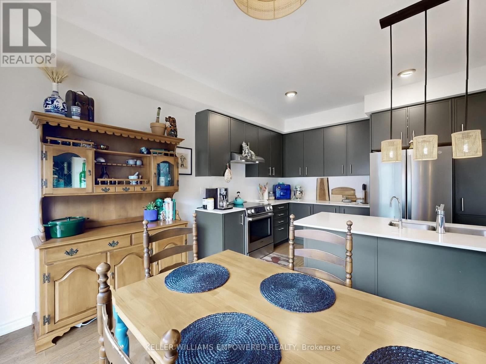 28 Gemini Dr, Barrie, ON L9J 0P6