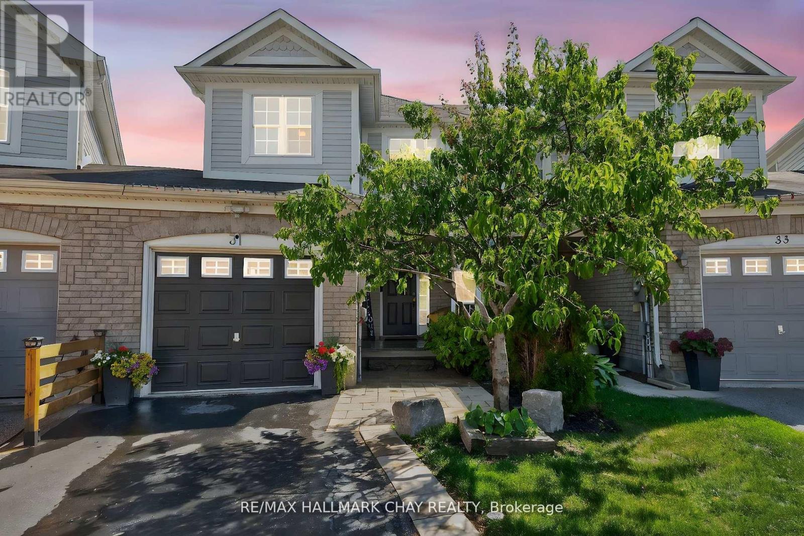 31 Lancaster Ct, Barrie, ON L4M 0G1