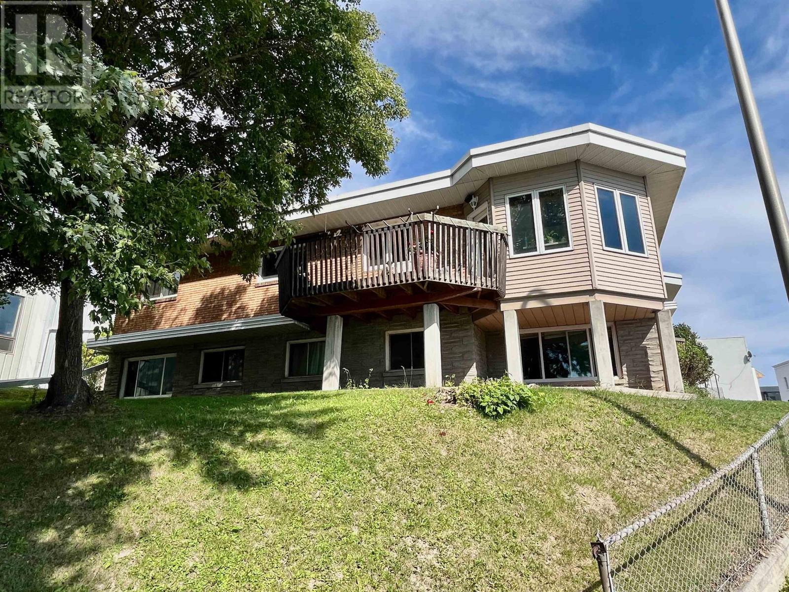 3 King St, Dryden, ON P8N 1B2