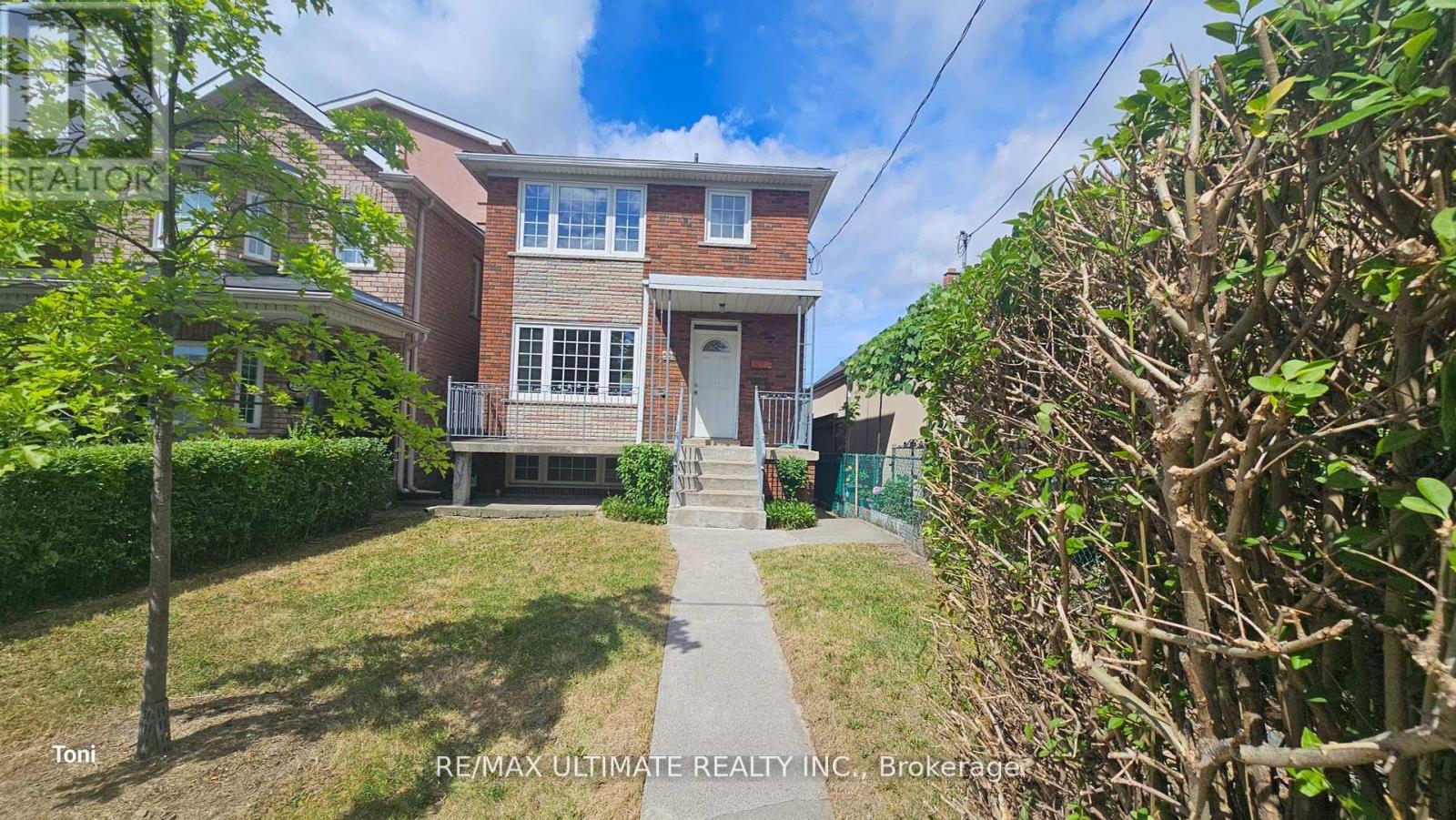 300 Earlscourt Ave, Toronto, ON M6E 4B8