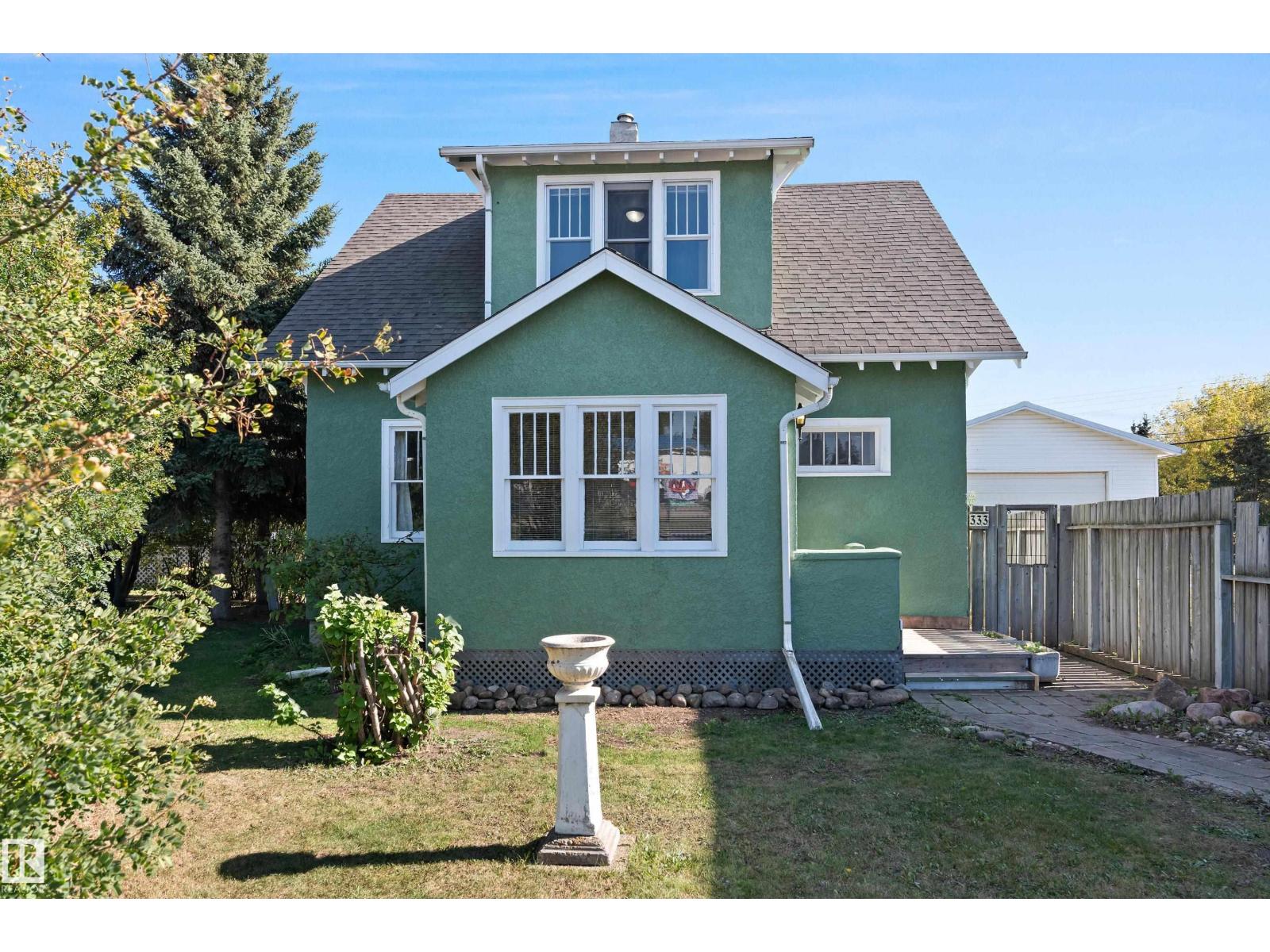 333 White Earth St, Smoky Lake, AB T0A 3C0