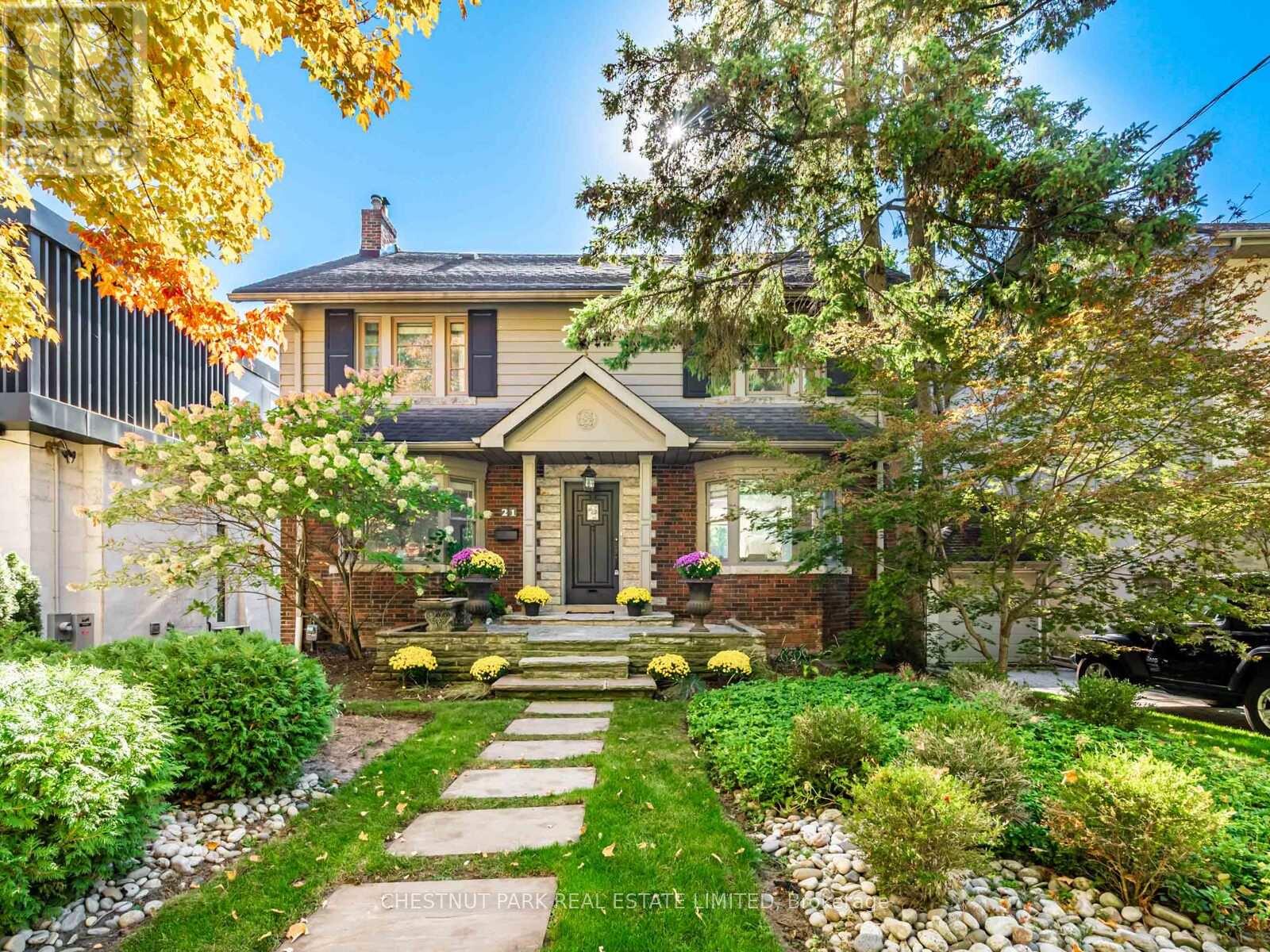 21 Cortleigh Blvd, Toronto, ON M4R 1K5