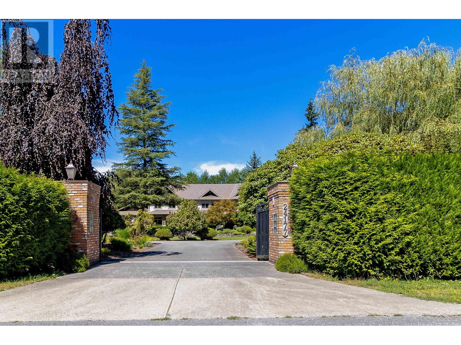 24177 125 Avenue, Maple Ridge, BC V4R 1L4