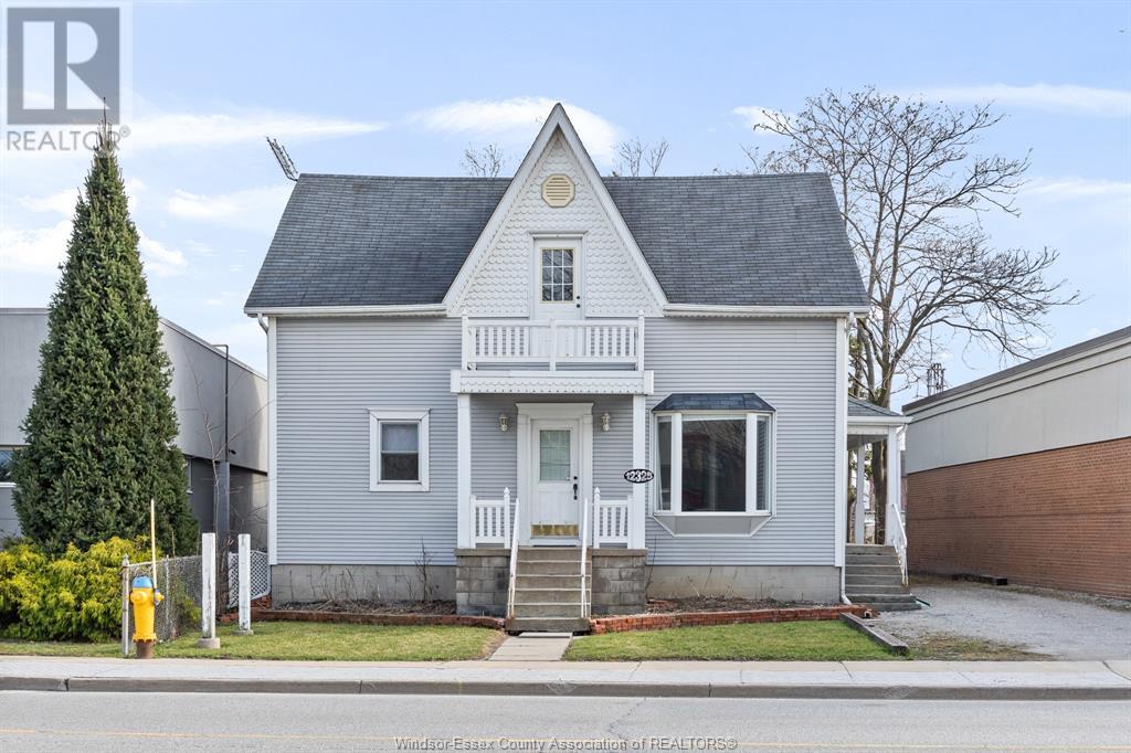 12325 Tecumseh Rd E, Tecumseh, ON N8N 1M5