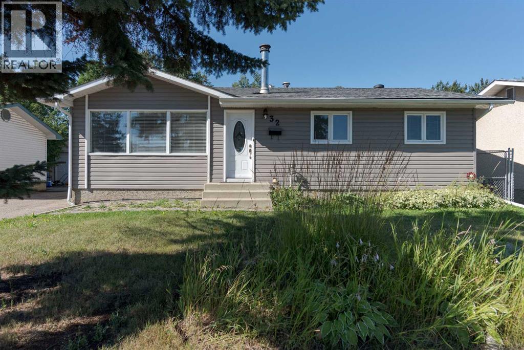 32 Moberly Cres, Fort Mcmurray, AB T9H 1G9