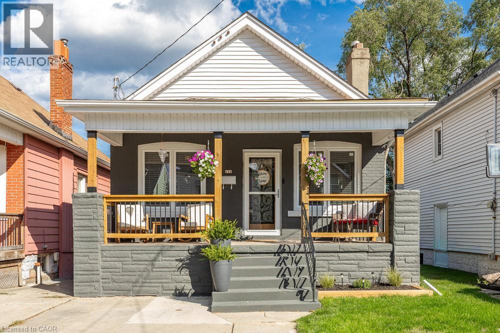 132 London St N, Hamilton, ON L8H 4B7