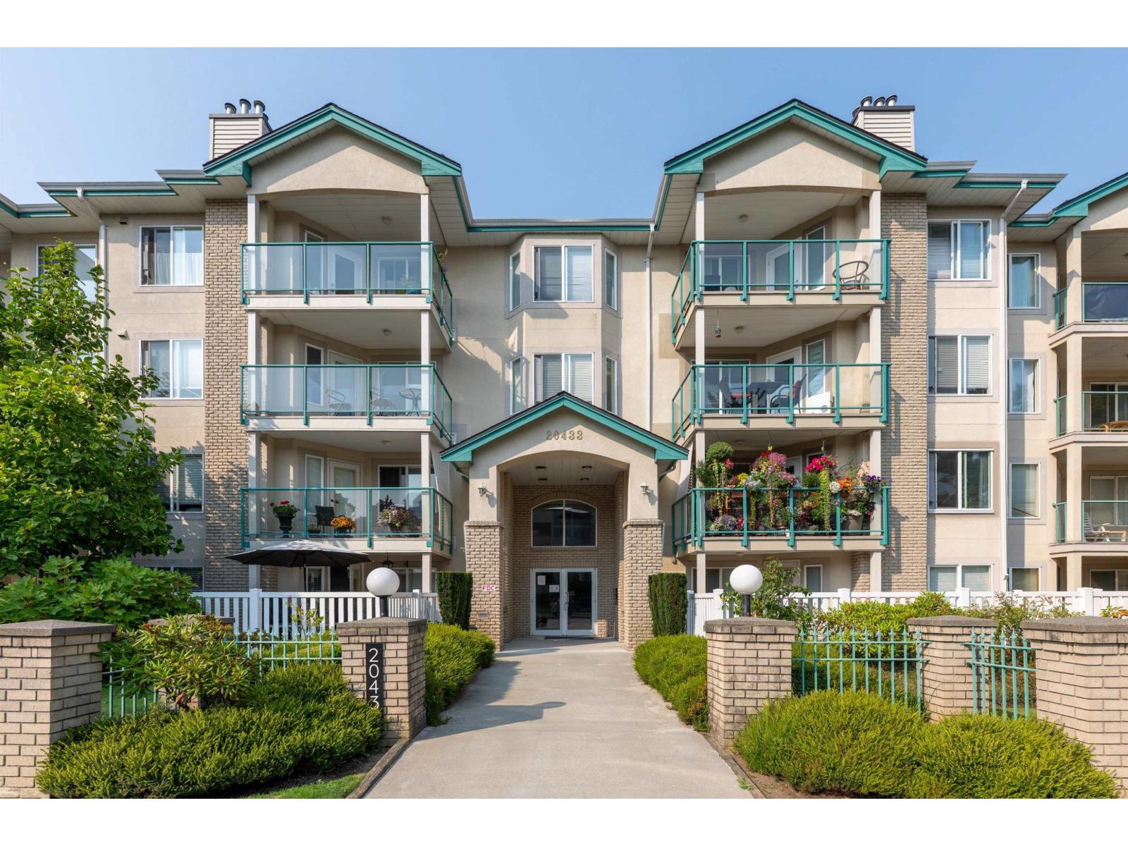 20433 53 Avenue Unit 102, Langley, BC V3A 7A6