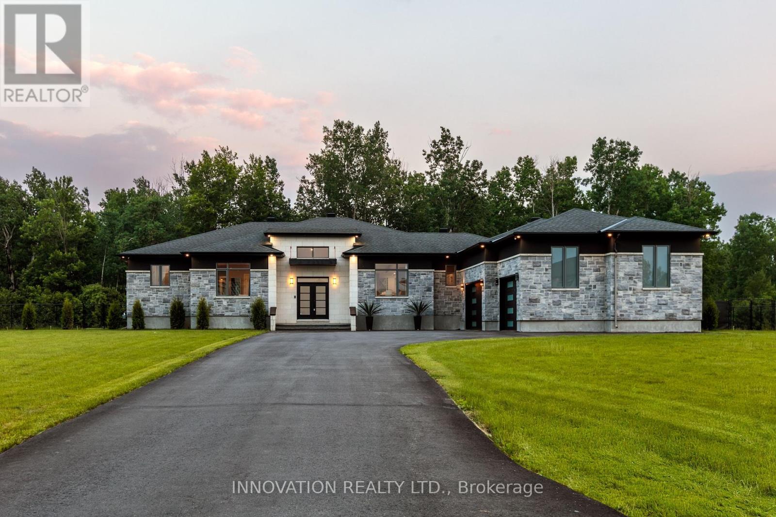 651 Ballycastle Cres, Ottawa, ON K1X 0A3